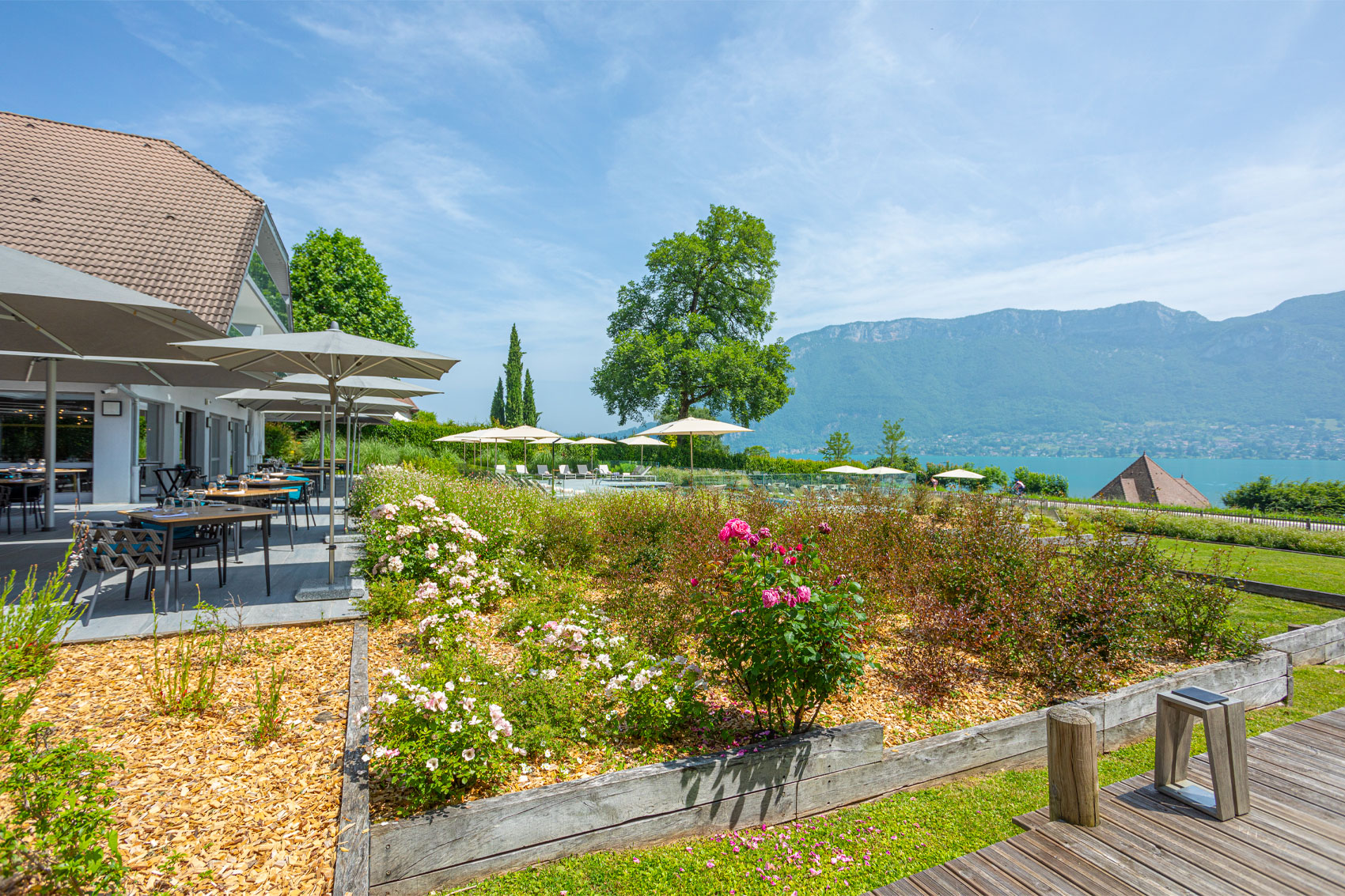 Black-bass-hotel-Annecy-Exterieur-Lac